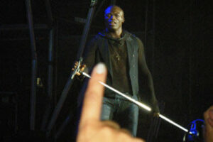 El cantante Seal felicita a La Roja cantando el "yo soy español"