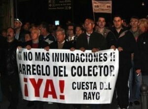 Los vecinos de la Cuesta del Rayo piden que se arregle el colector de la barriada