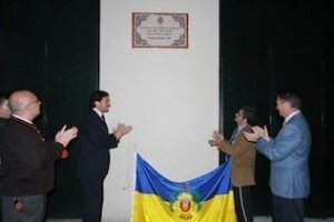 El alcalde inaugura las casas de hermandad de las Tres Caidas y Santo Entierro