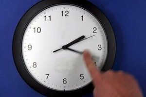 Cambio horario:"Este domingo los relojes se adelantarán una hora"