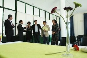 El director del IAJ visita las obras de reforma del albergue juvenil de Pelayo