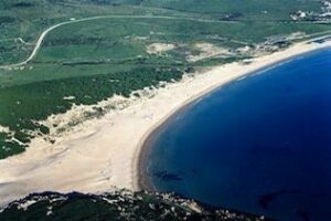 Salvamento Marítimo busca desde ayer a un hombre desaparecido a unas dos millas al sur de la playa de Bolonia