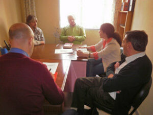 Algeciras Acoge presenta a IU sus propuestas sobre inmigración