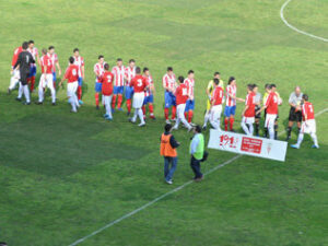 Plantilla y técnicos del Algeciras denuncian sus sueldos atrasados para no perder el fondo de garantía salarial