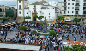 Más de mil estudiantes se reúnen en la Plaza Alta en la quinta edición de Diverciencia