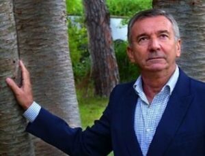 El poeta Enrique García-Maiquez protagonizará mañana un encuentro con sus lectores