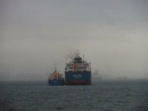 Landaluce recuerda el riesgo que conlleva el bunkering en la Bahía