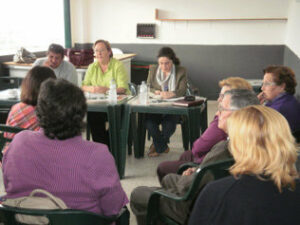 IU mantiene un encuentro con los vecinos de 'Los Guijos'