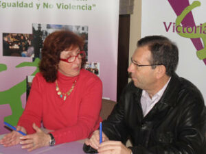 Convenio marco entre 'Victoria Kent' y la universidad