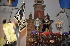 El Nazareno empieza su procesión por las calles de Algeciras