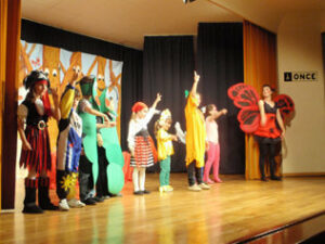 Más de 400 personas disfrutan del teatro de Barrio Vivo en la ONCE