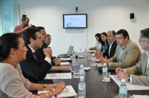 Antonio Sanz se reúne con los agentes socioeconómicos que apoyan el Corredor Central