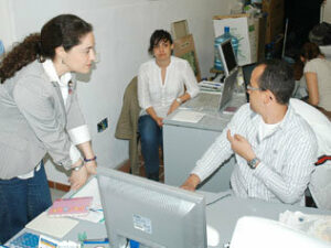 Alumnos de la Escuela de Arte realizan prácticas en el Museo