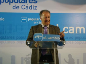 El presidente del PP de Tarifa traspasó 4.600 euros de fondos del partido a una cuenta de su hijo