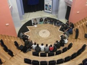 Jóvenes españoles y marroquíes trabajan la interculturalidad en El Kursaal gracias a un taller de teatro