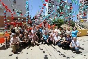La peña Los Especiales celebra su tradicional fiesta de la Cruz de Mayo
