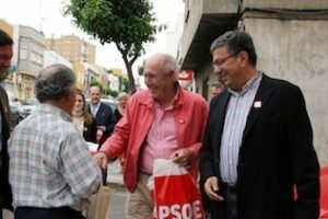 España comienza en La Cañá el reparto de propaganda electoral