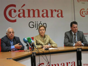 Una candidata del PP asturiano defiende la interconexión entre El Musel y Algeciras