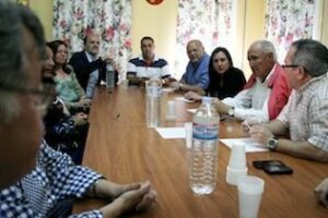 España plantea avanzar en nuevas inversiones y programas sociales para las barriadas