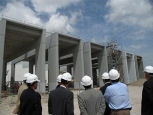 Las empresas del Puerto visitan las obras del futuro parque de bomberos del recinto