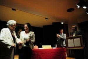 María Dolores García Gamba recibe el 'Pura Cepa'