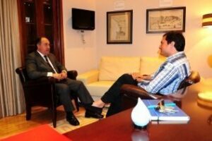 Landaluce y Rull se reúnen para abordar la situación municipal y el traspaso de poderes