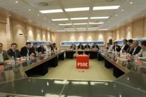 Zapatero propone que Rubalcaba sea el candidato del PSOE para las Generales