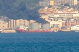 Los depósitos explosionados en Gibraltar contenían restos de hidrocarburos de limpieza de barcos