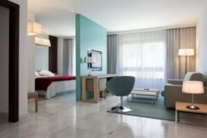 NH estrena su hotel 'Algeciras Suites'