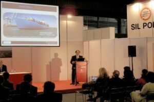 La APBA defiende el Corredor Central y ensalza la ZAL en una jornada técnica en Barcelona