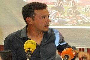 El Algeciras todavía no ha hablado con Félix, Paco Rojas, Juanma Cruz, Chapi, Raúl Domínguez y Roberto