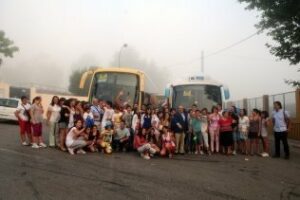 Escolares algecireños visitan Sevilla como colofón de una actividad municipal