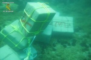La Guardia Civil decomisa 670 kilos de hachís tras el abordaje de una embarcación