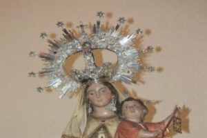 La Virgen del Carmen vuelve a su iglesia tras ser restaurada