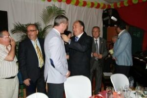 La televisión municipal recibe la insignia de oro de Los Curiales por su apoyo a la Feria Real