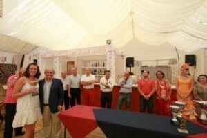 "El Mero" entrega sus trofeos de pesca deportiva