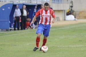 Roberto se irá al 'Sanro' a menos que le tiente un Segunda B con una gran oferta económica