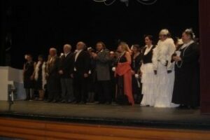 Éxito total de la zarzuela solidaria de la asociación de vecinos Don Pelayo