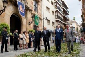 El Corpus procesiona por las calles de la ciudad