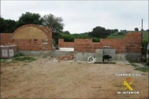 Imputan un delito urbanístico a un vecino de Gibraltar por construir una vivienda ilegal en San Roque