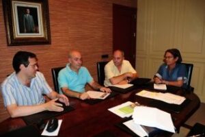 Los comerciantes ambulantes piden un calendario que prevea los días que no hay mercadillo