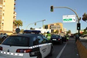Un vehículo robado se da a la fuga y provoca un accidente en San José Artesano