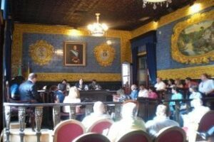 El pleno aprueba por unanimidad la cesión de terrenos en San Bernabé para crear un colegio