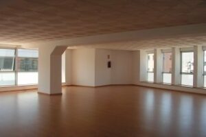 La Trocha" visita el restaurado edificio del antiguo Parque de Bomberos