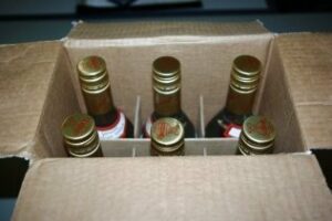 Intervenido un contenedor en el Puerto con más de 100.000 botellas de vodka falsificadas