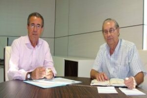 González de la Torre se compromete a colaborar con la Asociación de Belenistas