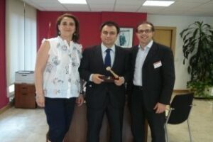 Dos matrones algecireños son felicitados por la ministra Leire Pajín por su trayectoria profesional