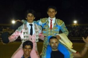 Triunfo de los novilleros algecireños Jonathan Jiménez y Jesús Nieto en la feria de La Línea