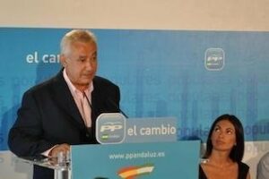 Arenas ensalza a Landaluce y lo hace referente de la política del PP en el contencioso de Gibraltar