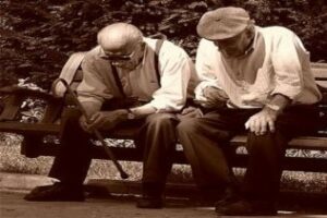 Los trabajadores y pensionistas andaluces declaran 7.600 euros más que los empresarios